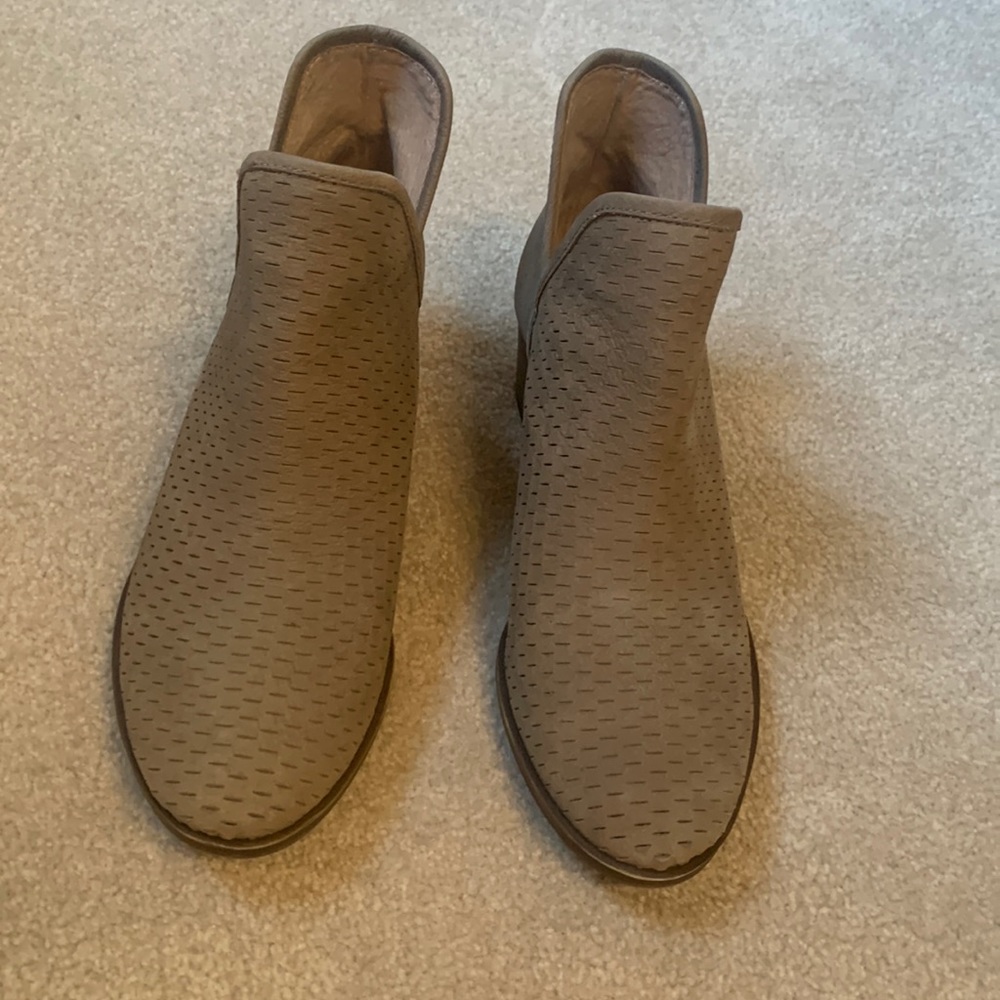 Lucky Brand booties size 9